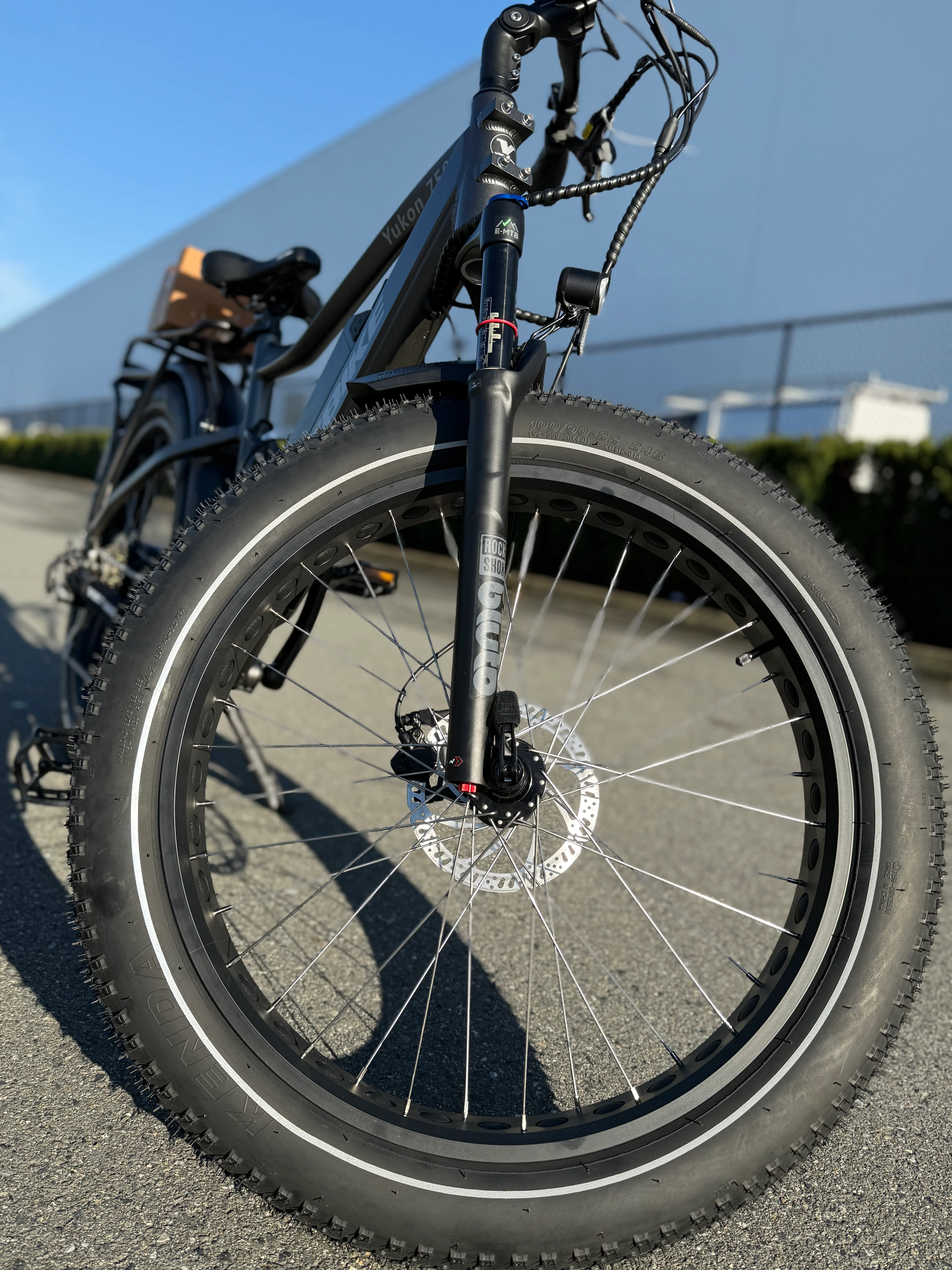 RockShox Bluto Fat Tire Fork - Image 3